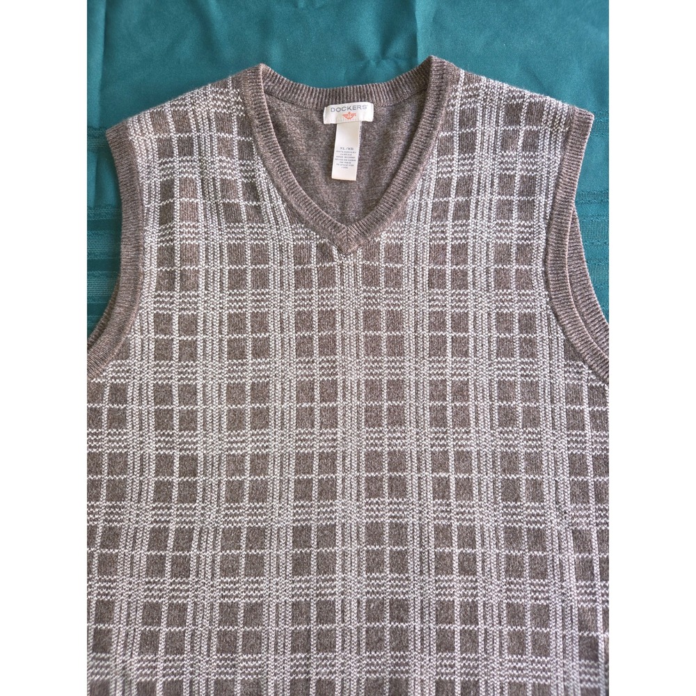 Dockers Mens XL V-Neck Sweater Vest Brown White Grid Plaid Knit Sleeveless XL/XG